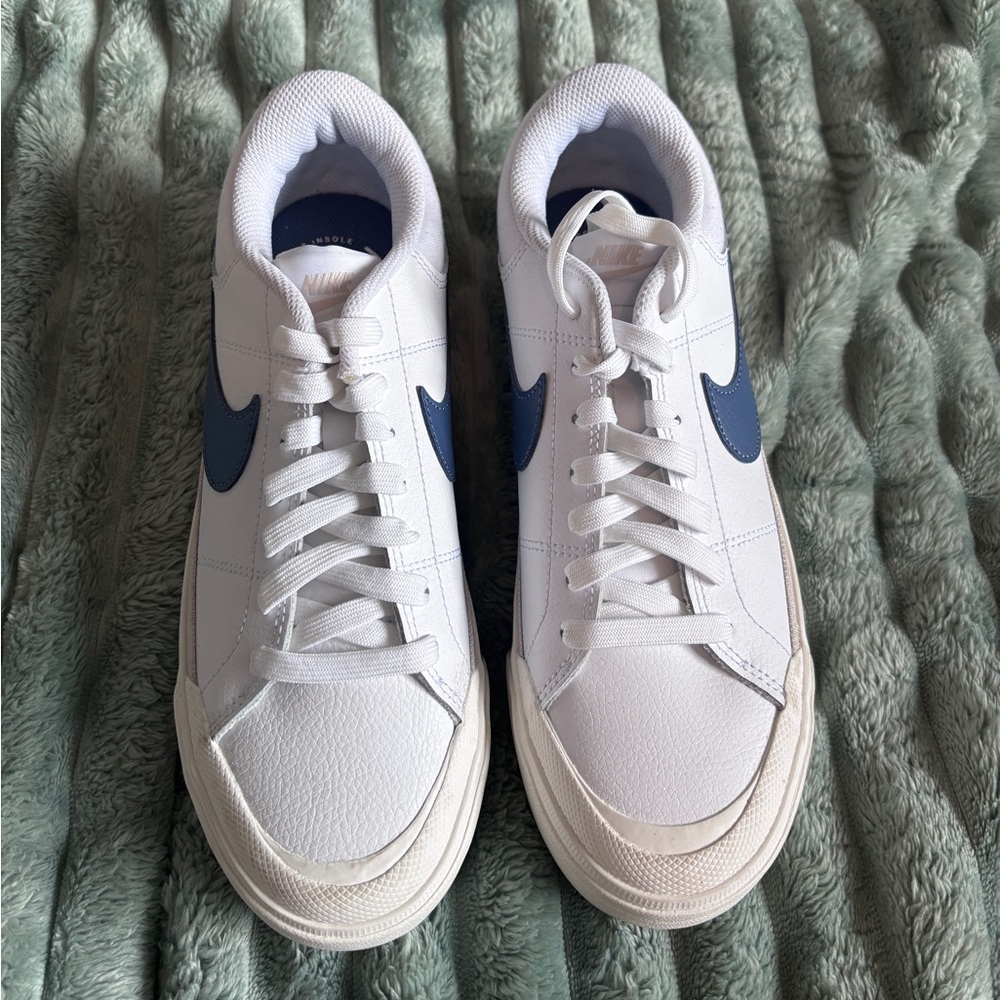 Women’s Nike Court Legacy Lift